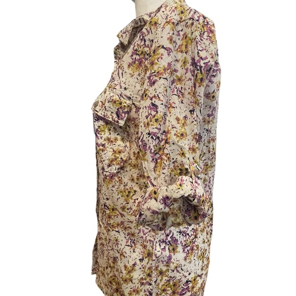 Eddie Bauer. 100% Cotton. Gorgeous 🤩🤩 floral button down. Lightweight - Picture 5 of 15